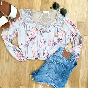 ✨ Adorable Cropped Floral Top ✨